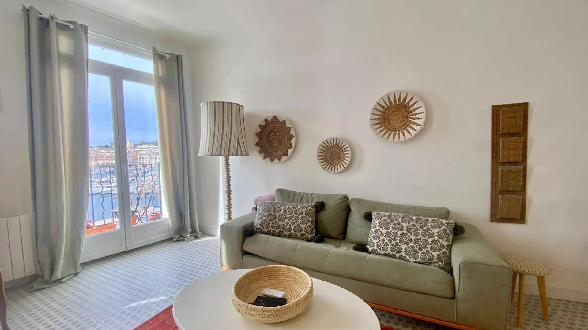 Apartment Dock Du Port- 2Ch - Vue Feerique - Classe 3 Etoiles La Ciotat