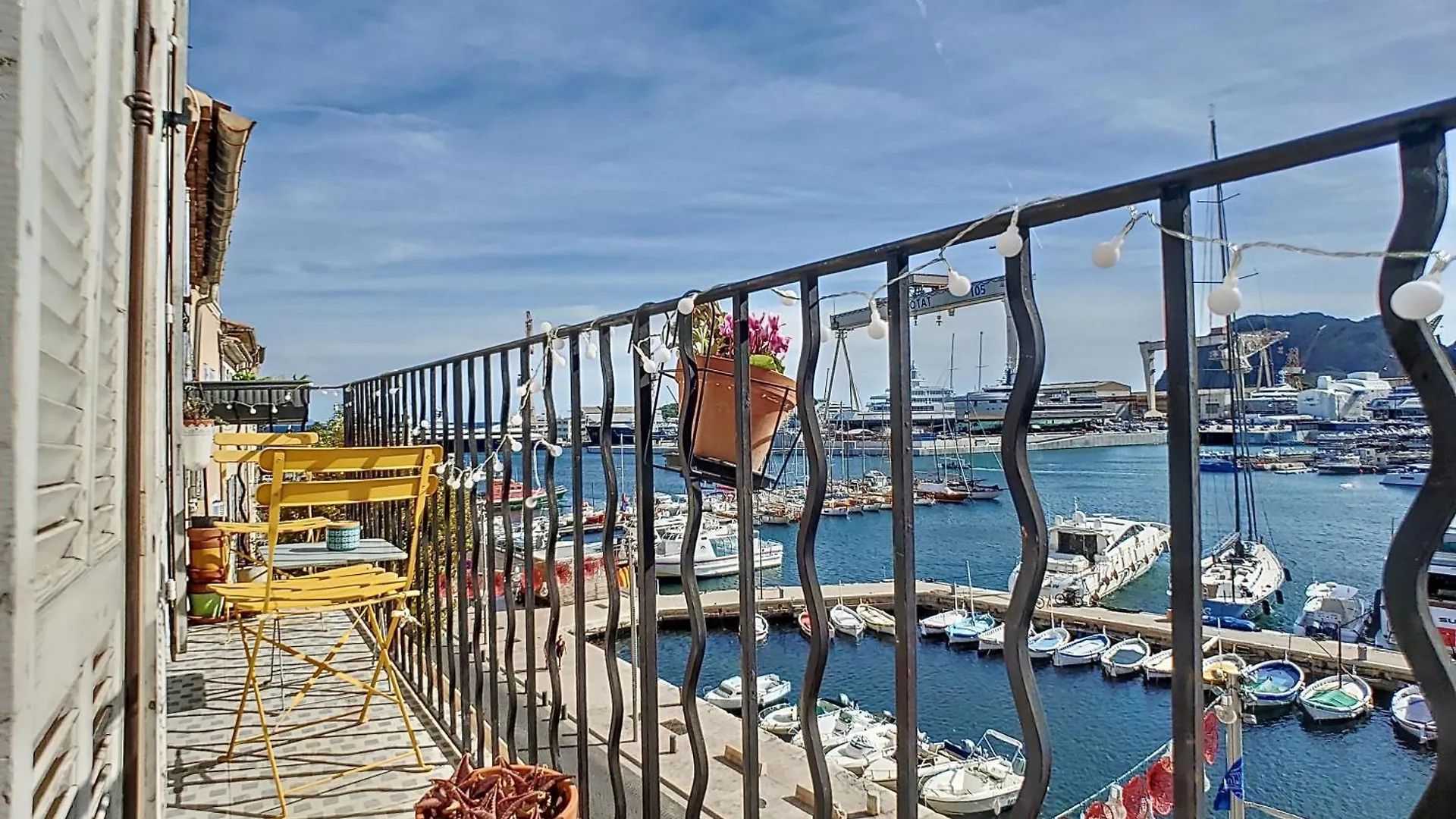 Apartment Dock Du Port- 2Ch - Vue Feerique - Classe 3 Etoiles La Ciotat
